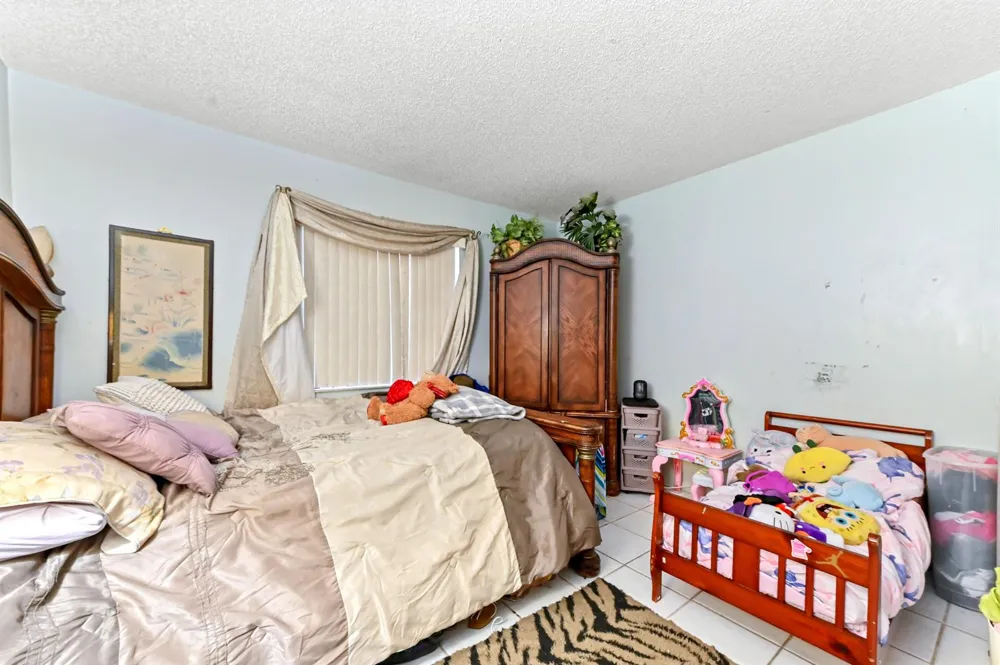 2531 Doral Way Riviera Beach, FL 33407