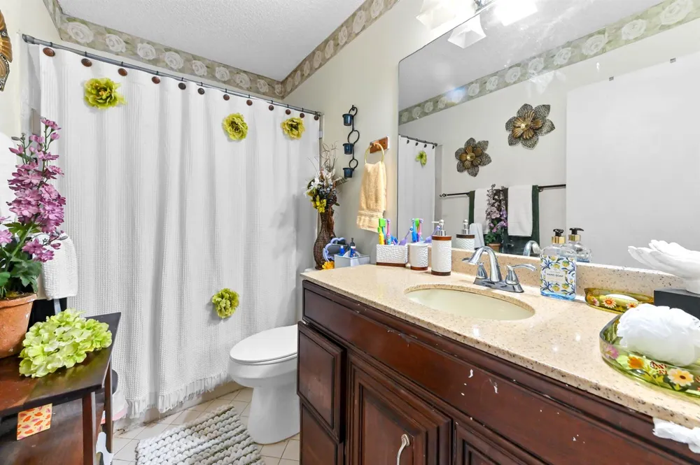 2531 Doral Way Riviera Beach, FL 33407