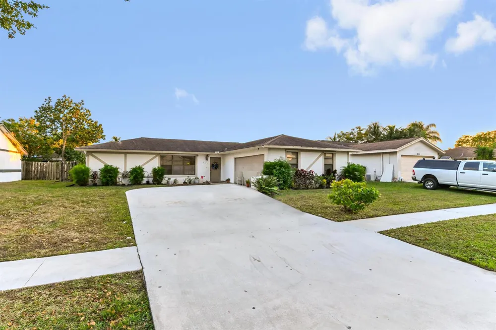 2531 Doral Way Riviera Beach, FL 33407