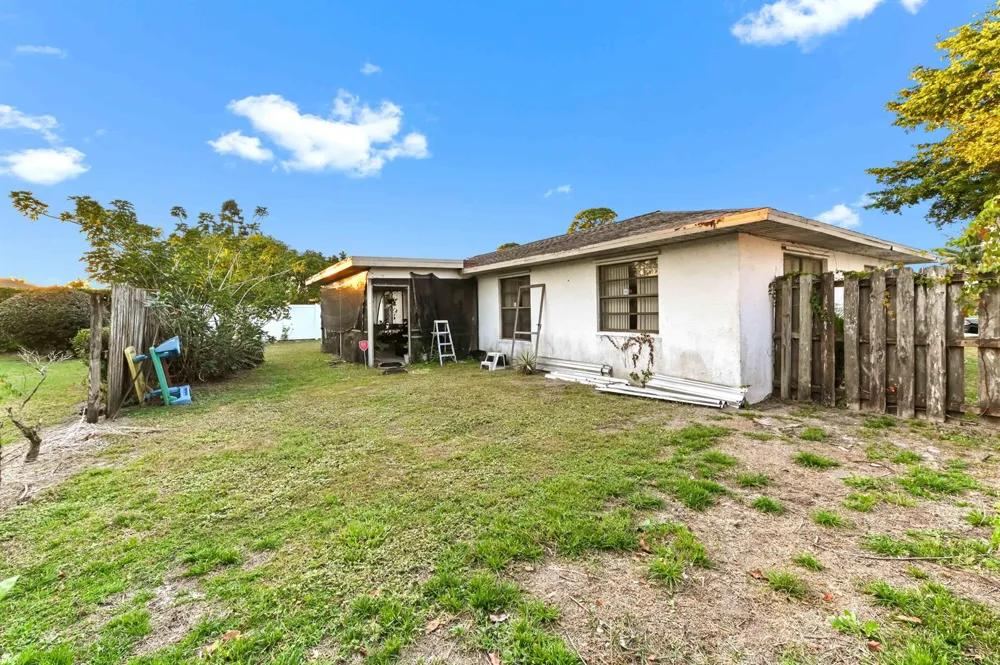 2531 Doral Way Riviera Beach, FL 33407