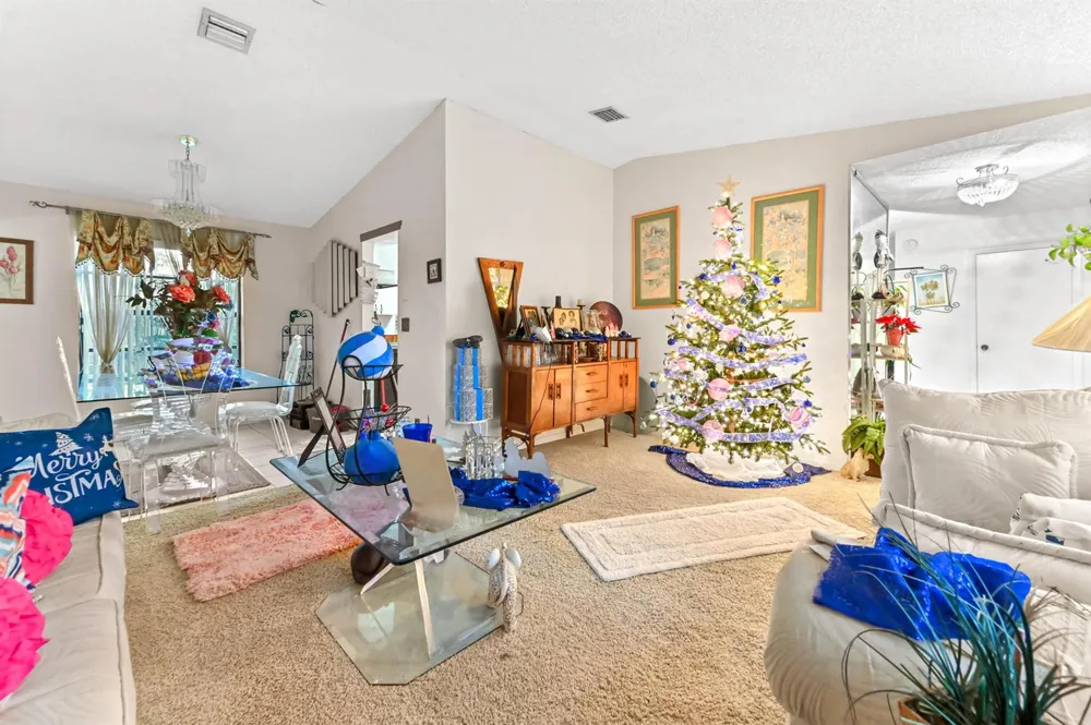2531 Doral Way Riviera Beach, FL 33407