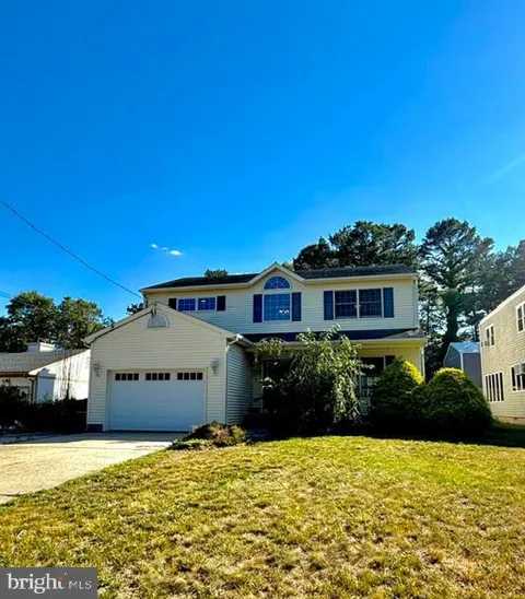195 S LAKESHORE DRIVE