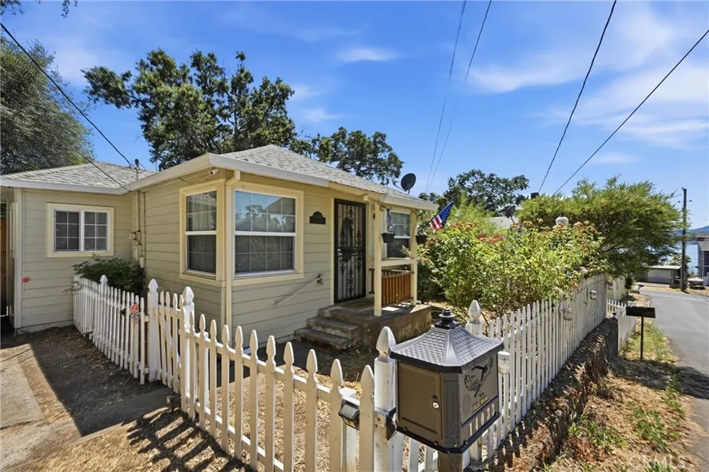 14033 Konocti Street Clearlake, CA 95422