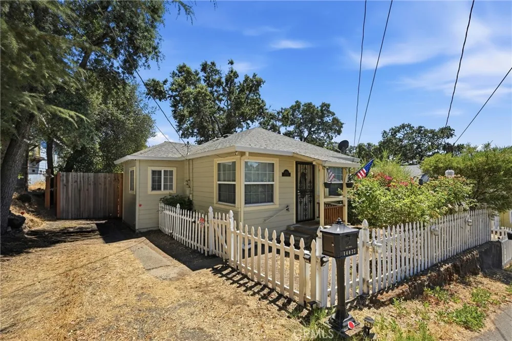 14033 Konocti Street Clearlake, CA 95422