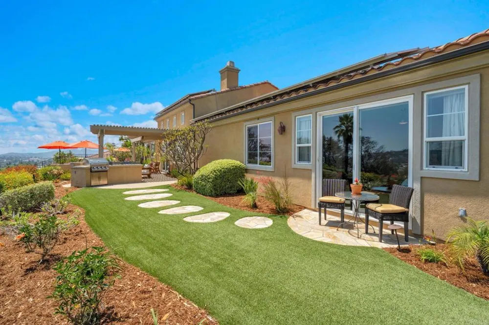 2855 Windstone Glen Escondido, CA 92027