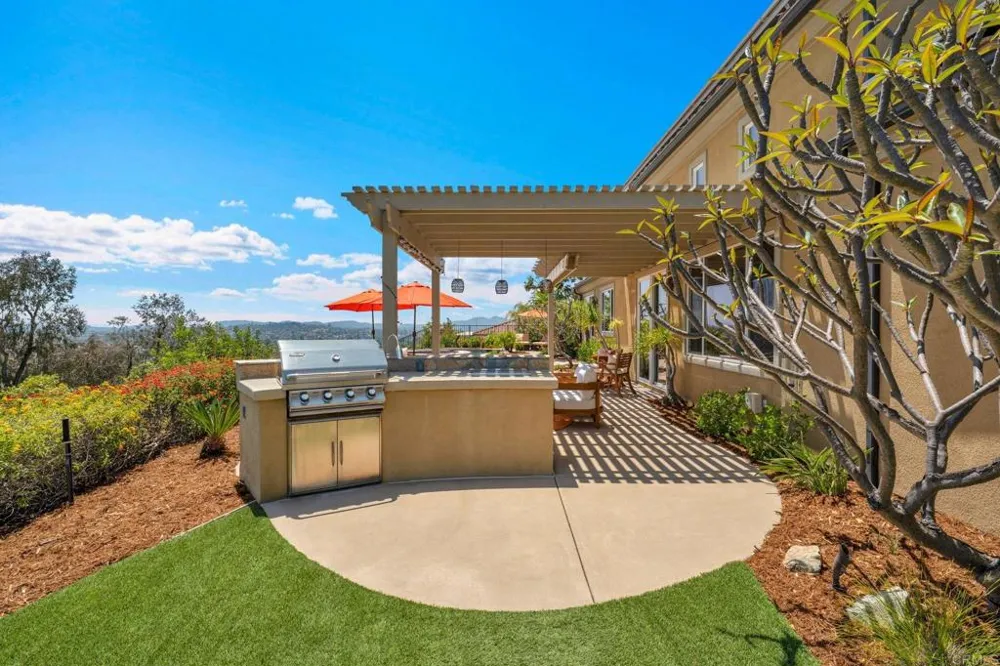 2855 Windstone Glen Escondido, CA 92027