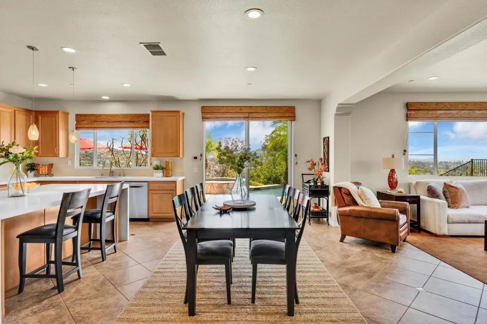 2855 Windstone Glen Escondido, CA 92027