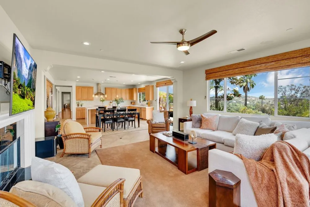 2855 Windstone Glen Escondido, CA 92027