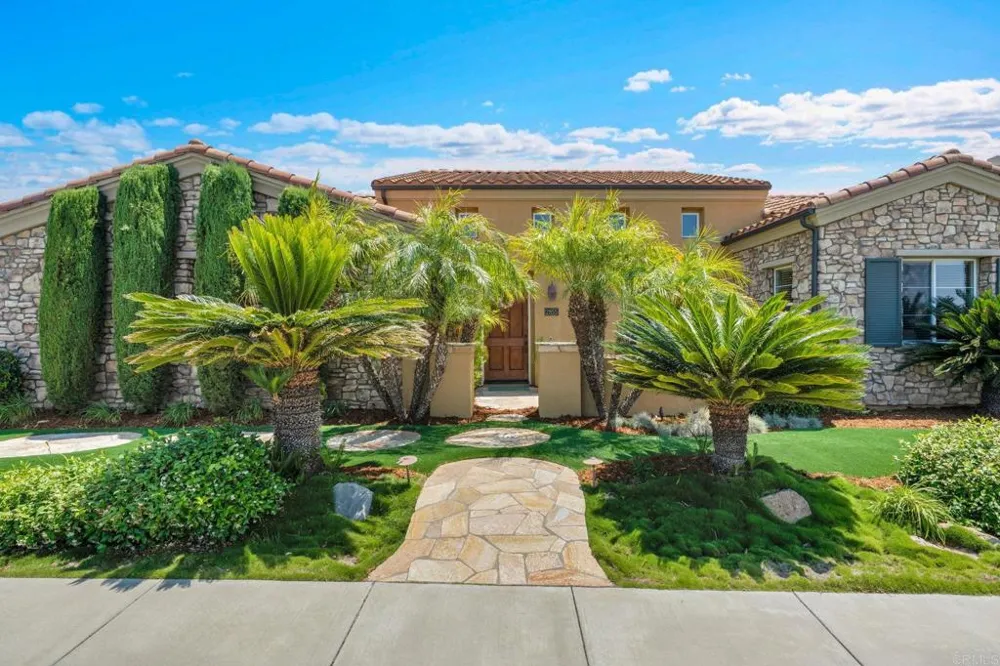 2855 Windstone Glen Escondido, CA 92027