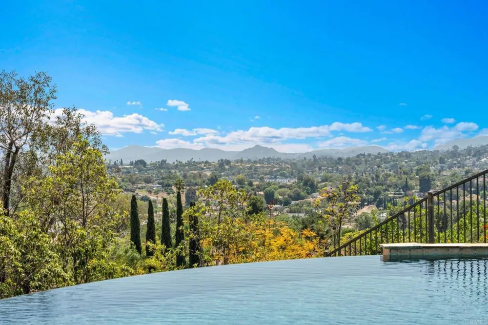 2855 Windstone Glen Escondido, CA 92027
