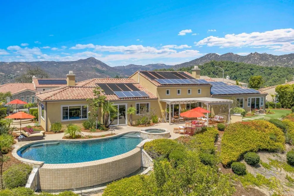 2855 Windstone Glen Escondido, CA 92027