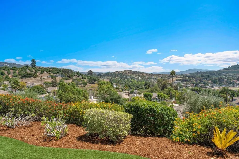 2855 Windstone Glen Escondido, CA 92027