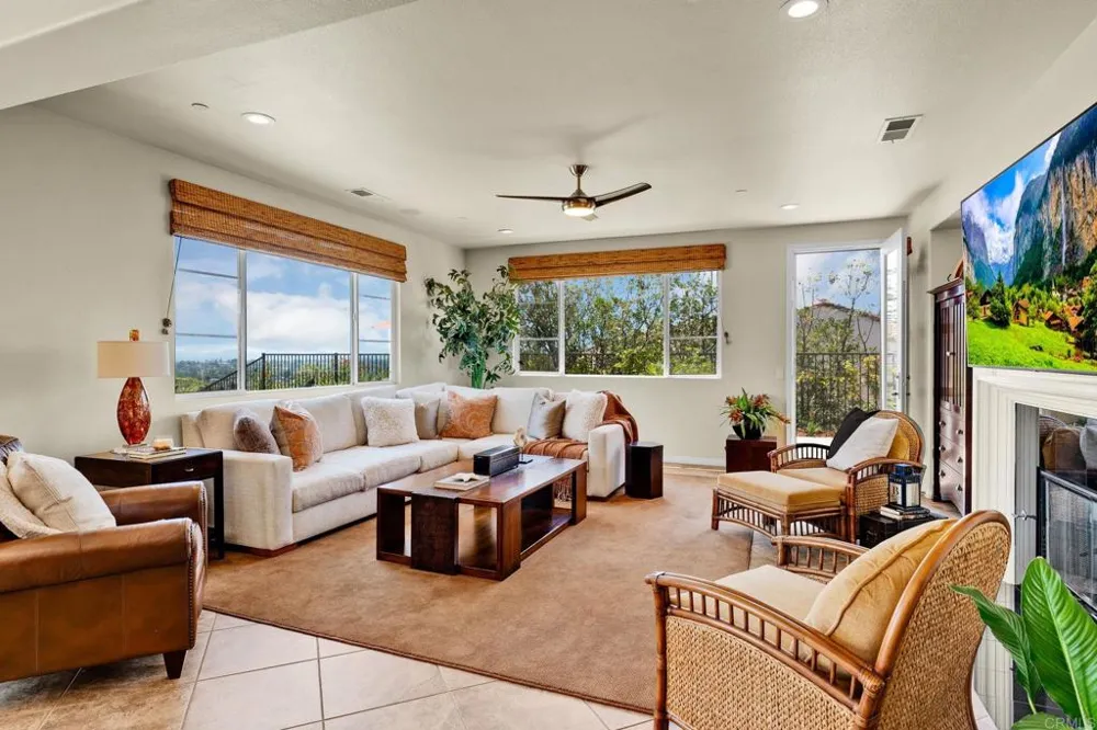 2855 Windstone Glen Escondido, CA 92027