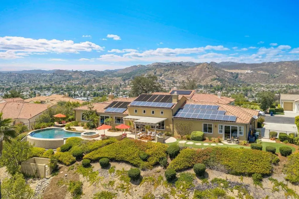 2855 Windstone Glen Escondido, CA 92027