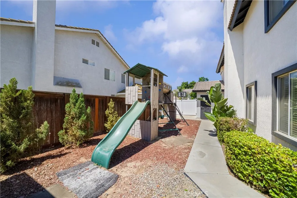 3151 Clover Lane Ontario, CA 91761