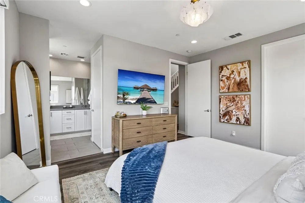 13219 Victory Boulevard Valley Glen, CA 91401