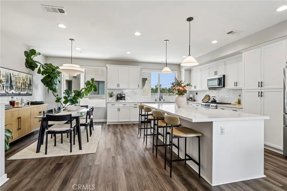 13219 Victory Boulevard Valley Glen, CA 91401