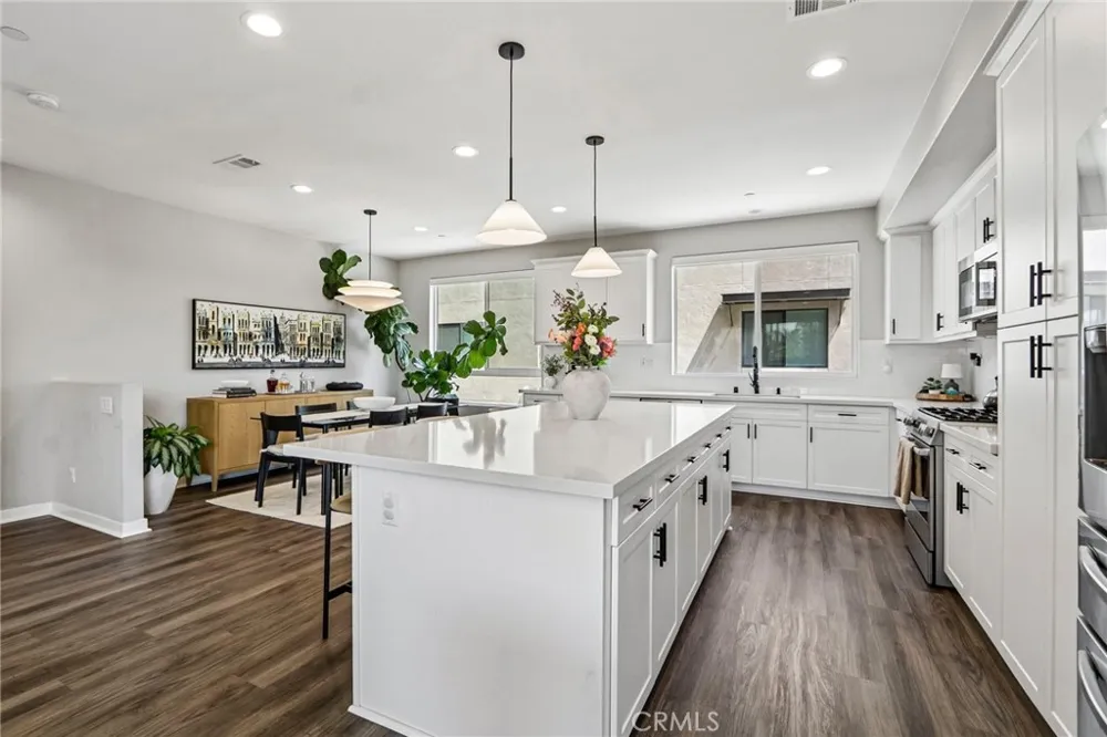13219 Victory Boulevard Valley Glen, CA 91401