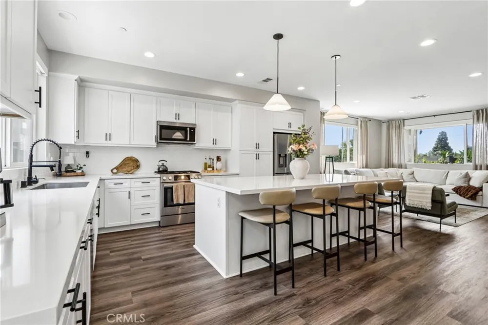 13219 Victory Boulevard Valley Glen, CA 91401
