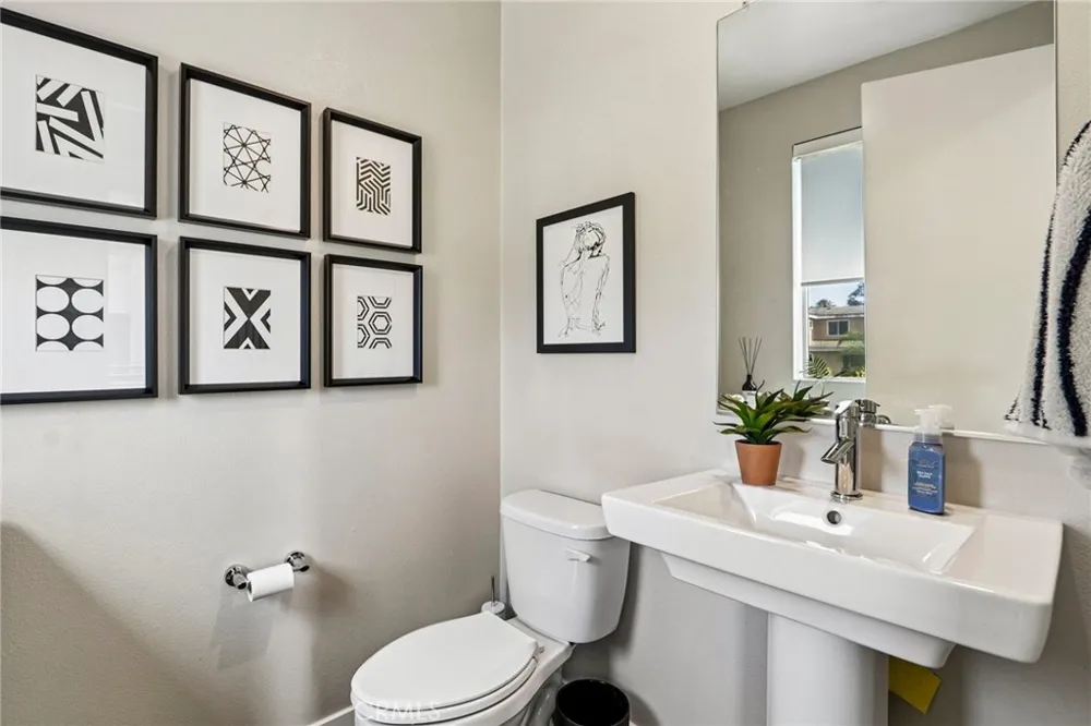 13219 Victory Boulevard Valley Glen, CA 91401