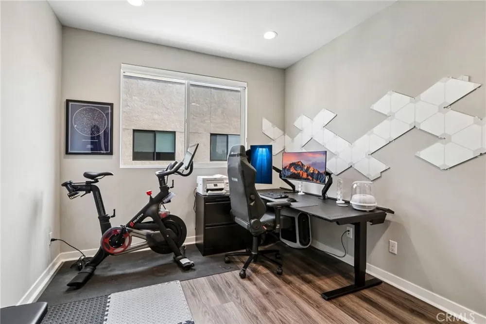 13219 Victory Boulevard Valley Glen, CA 91401