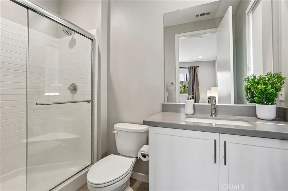 13219 Victory Boulevard Valley Glen, CA 91401