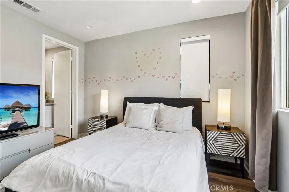 13219 Victory Boulevard Valley Glen, CA 91401
