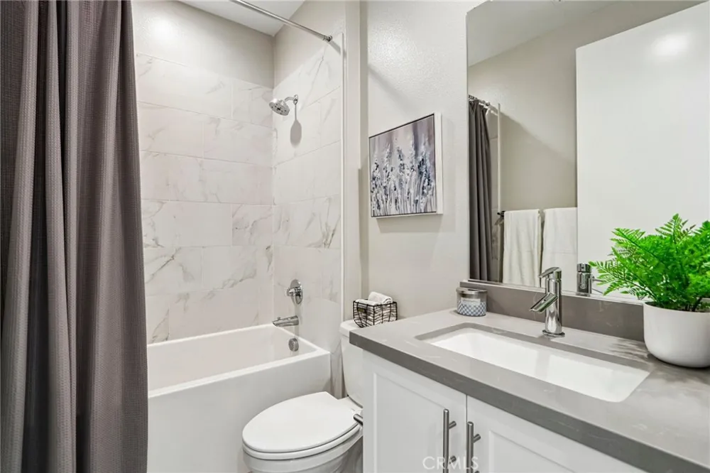 13219 Victory Boulevard Valley Glen, CA 91401