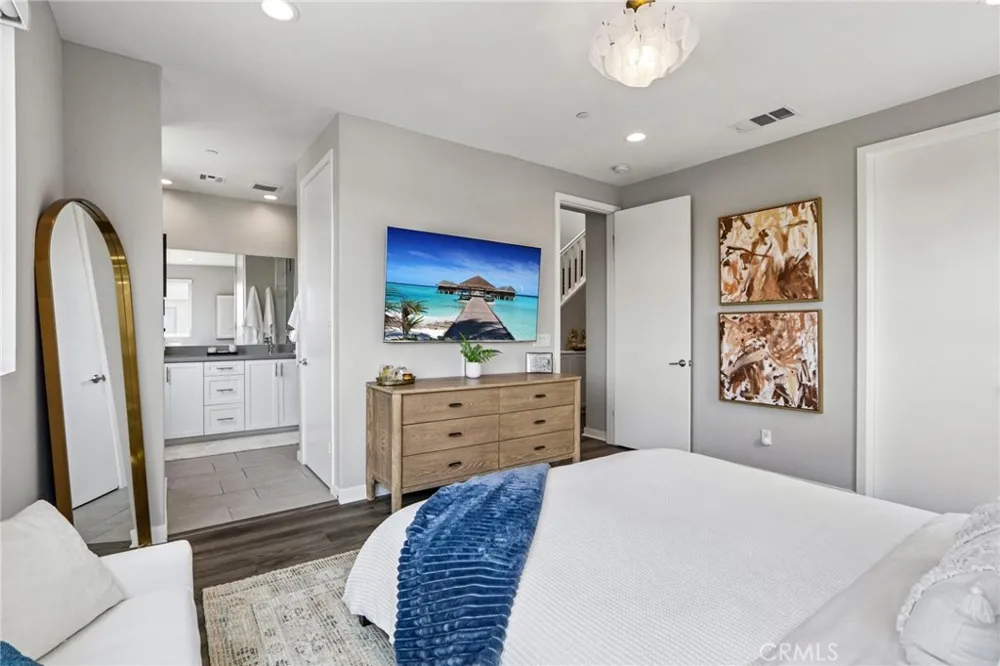 13219 Victory Boulevard Valley Glen, CA 91401