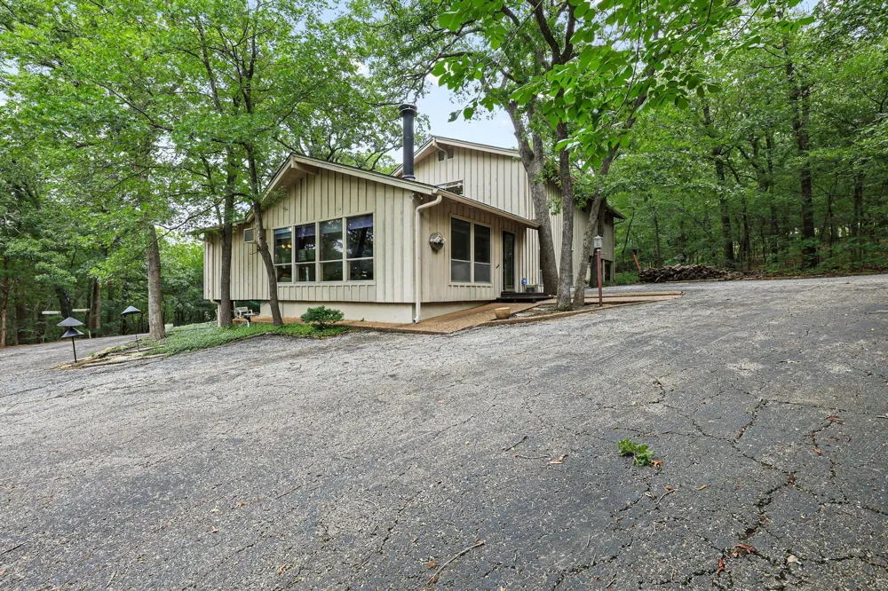 275 Lakecrest Drive Pottsboro, TX 75076