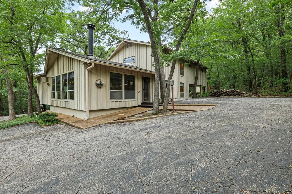 275 Lakecrest Drive Pottsboro, TX 75076