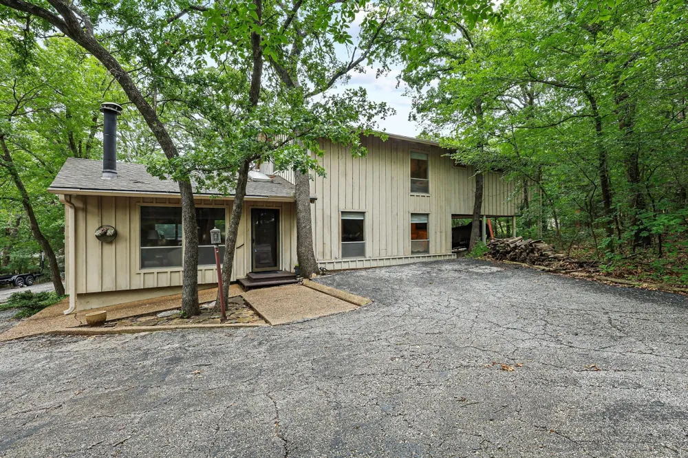 275 Lakecrest Drive Pottsboro, TX 75076