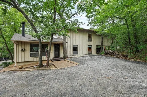 275 Lakecrest Drive