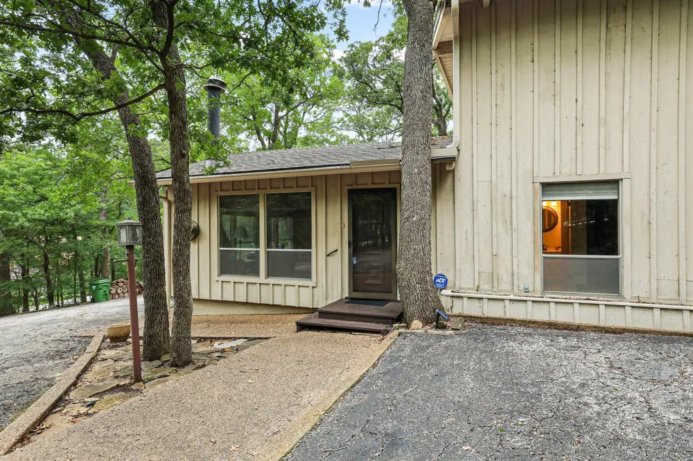 275 Lakecrest Drive Pottsboro, TX 75076