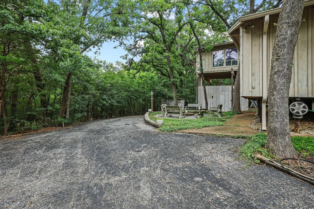 275 Lakecrest Drive Pottsboro, TX 75076