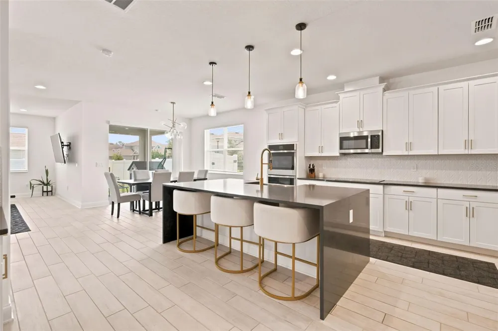 700 ALBYON COURT Debary, FL 32713
