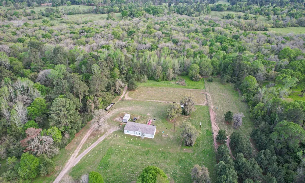 2735 Bobville Road Montgomery, TX 77316