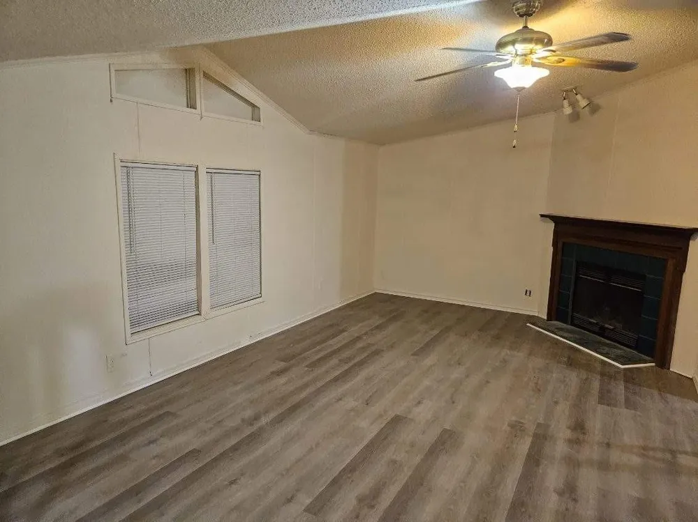 2735 Bobville Road Montgomery, TX 77316