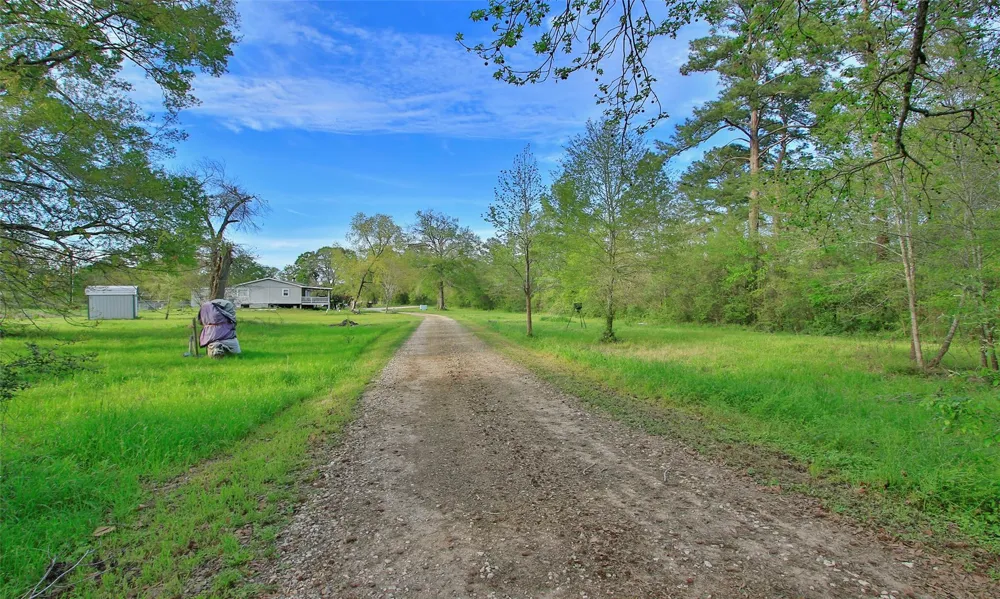 2735 Bobville Road Montgomery, TX 77316