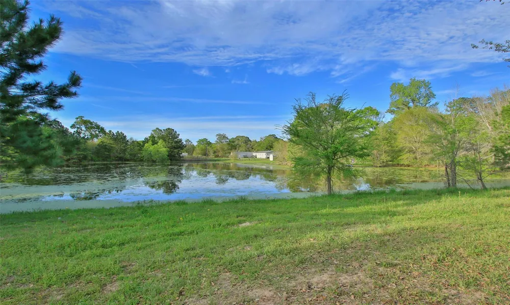 2735 Bobville Road Montgomery, TX 77316