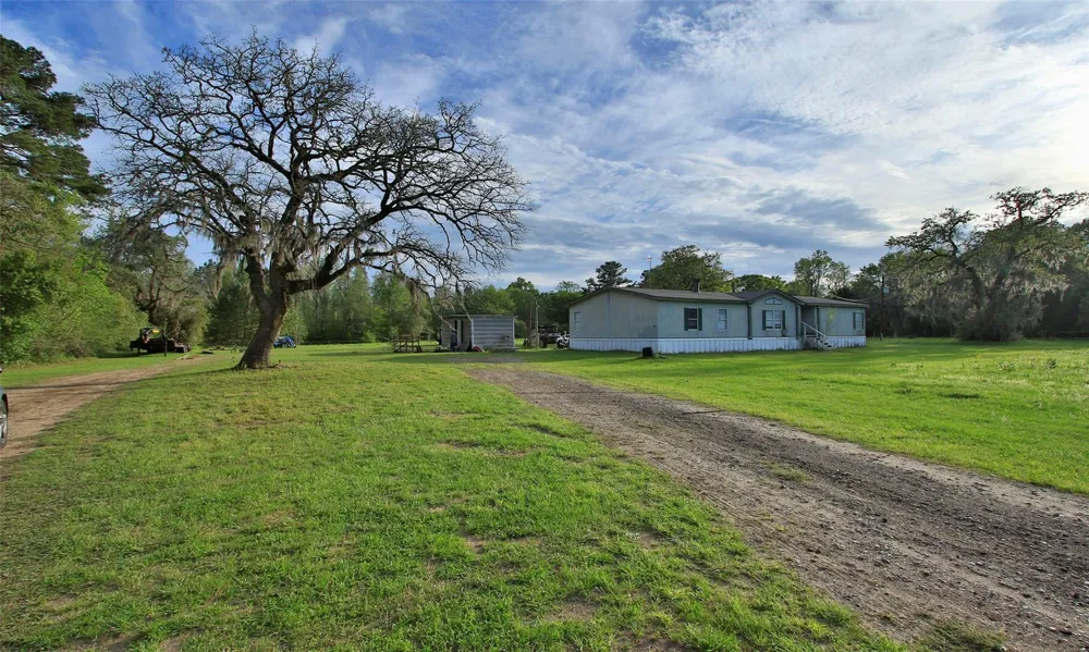 2735 Bobville Road Montgomery, TX 77316