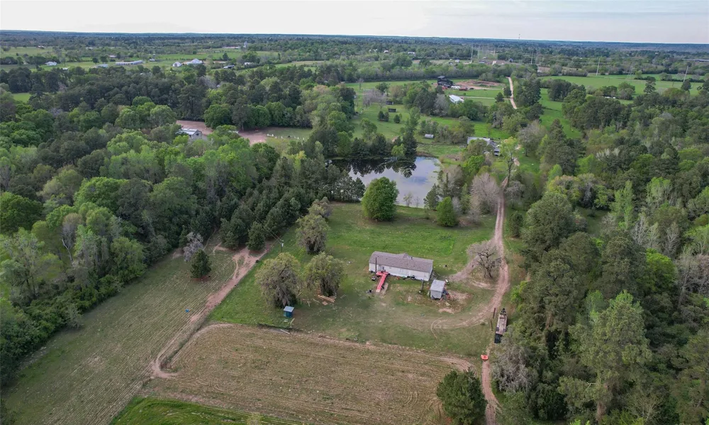 2735 Bobville Road Montgomery, TX 77316