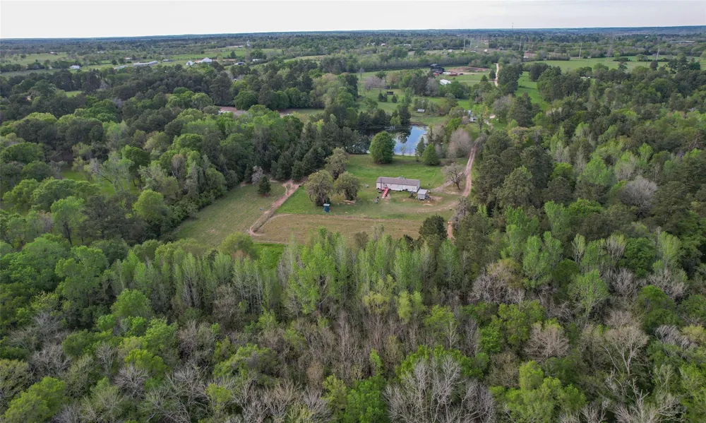 2735 Bobville Road Montgomery, TX 77316