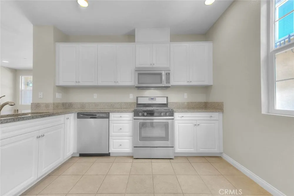 6130 Snapdragon Eastvale, CA 92880
