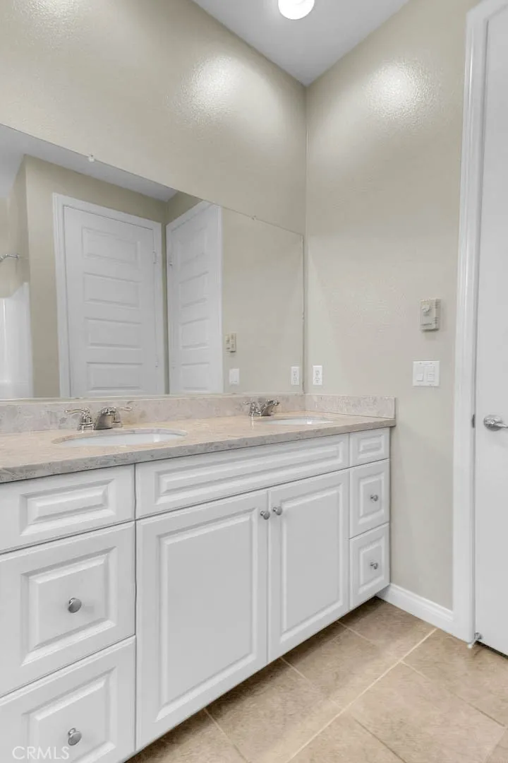 6130 Snapdragon Eastvale, CA 92880