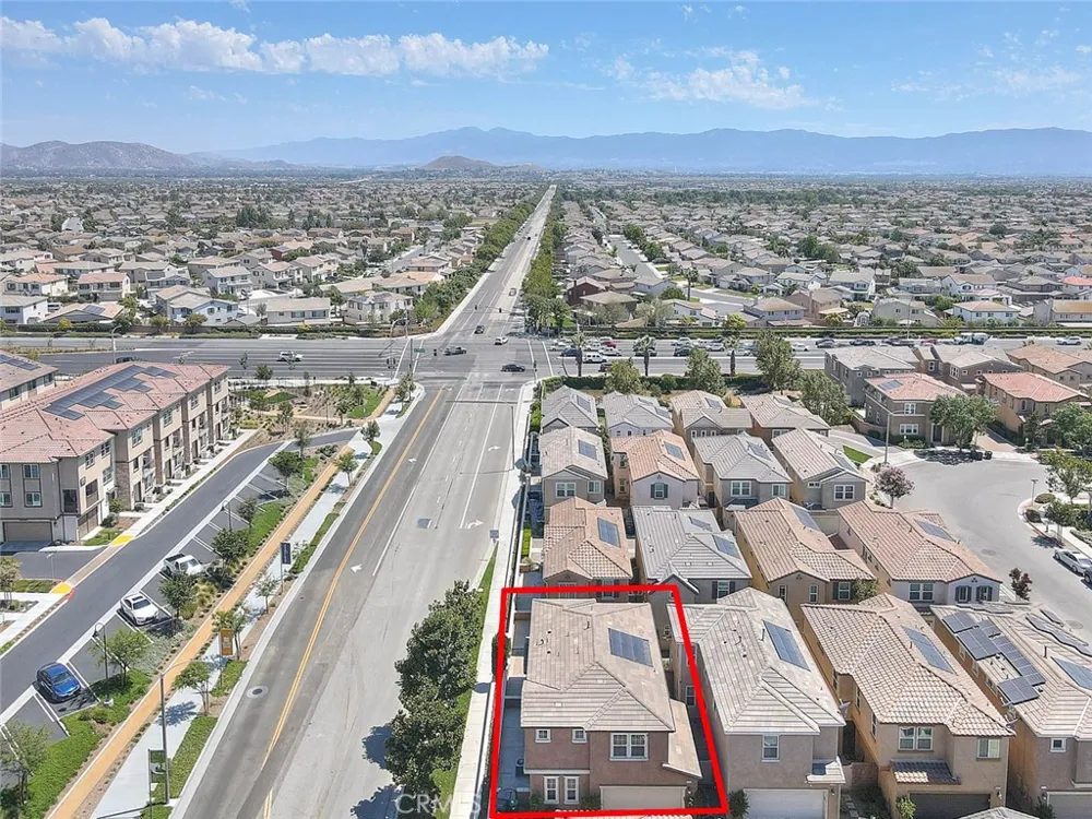6130 Snapdragon Eastvale, CA 92880
