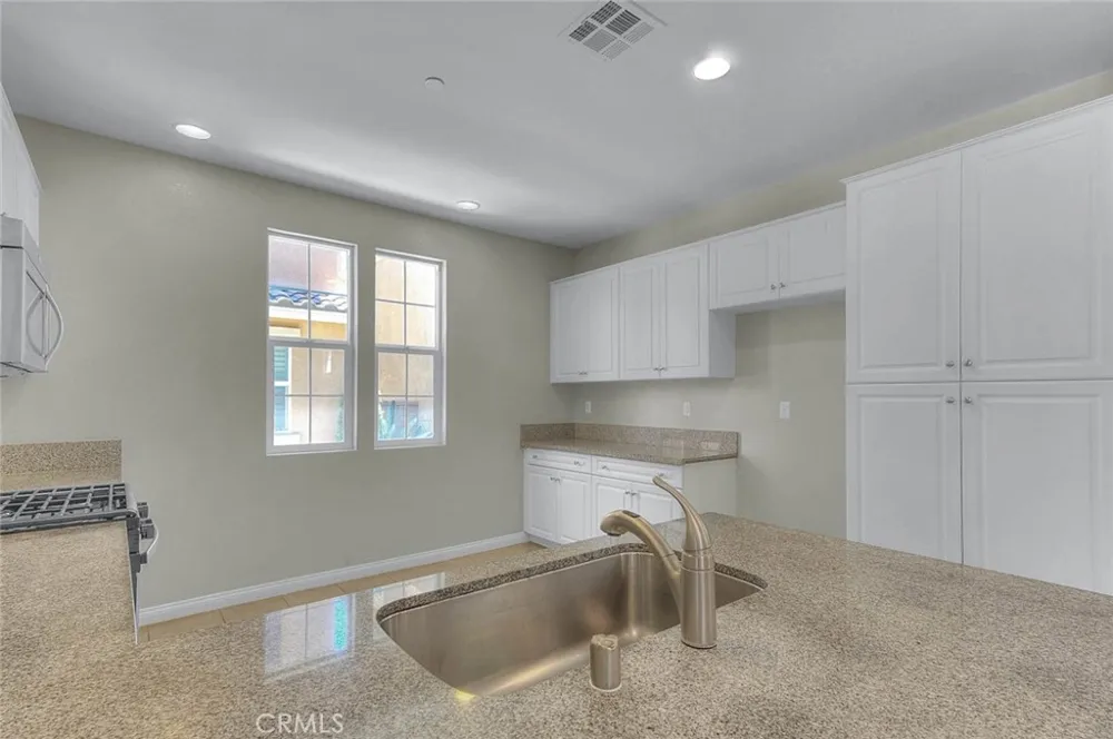 6130 Snapdragon Eastvale, CA 92880