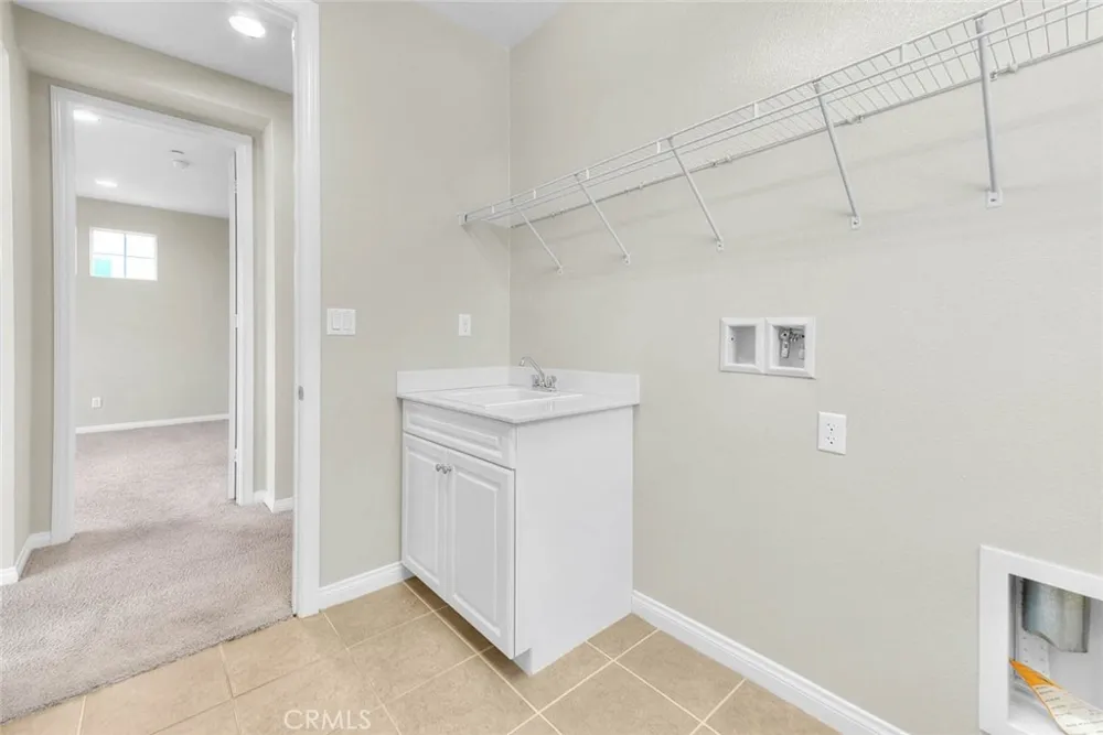 6130 Snapdragon Eastvale, CA 92880