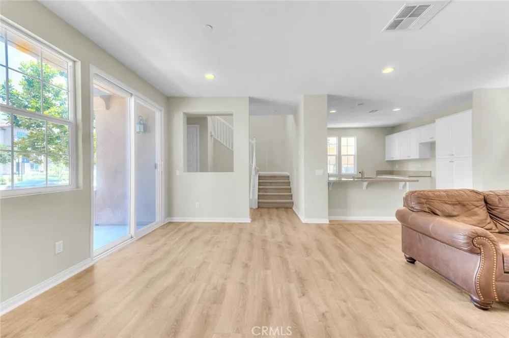 6130 Snapdragon Eastvale, CA 92880