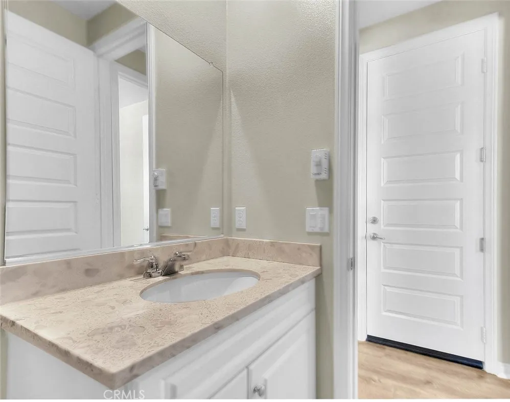 6130 Snapdragon Eastvale, CA 92880